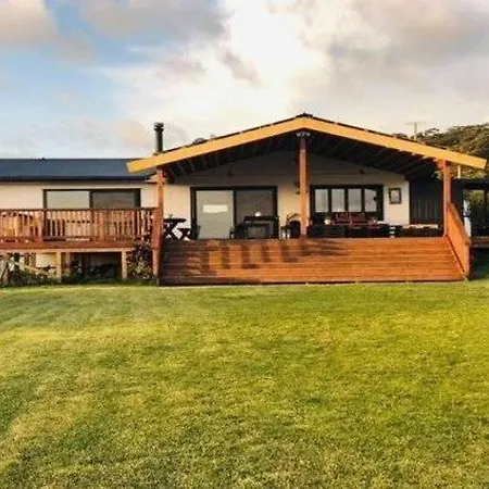 Te Papatapu Retreat Villa Raglan Exterior photo